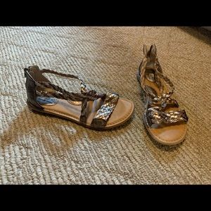 Boc gladiator sandals size 8